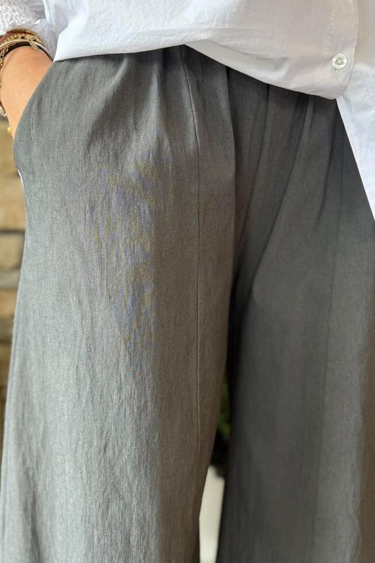 Bennie Quirky Barrel Pant Graphite